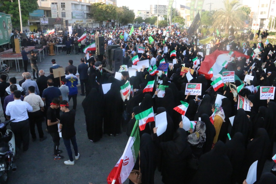 تجمع بزرگ بوشهری‌ها در محکومیت اهانت به مقدسات/ اعلام ‌انزجار ‌از ‌اغتشاشگران‌ + تصاویر