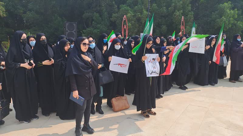 تجمع دانشجویان خلیج‌ فارس بوشهر در محکومیت ترور زائران شاهچراغ شیراز+ تصاویر
