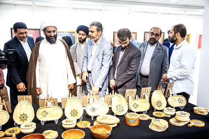 نمایشگاه «جلوه‌های نور» در بوشهر افتتاح شد